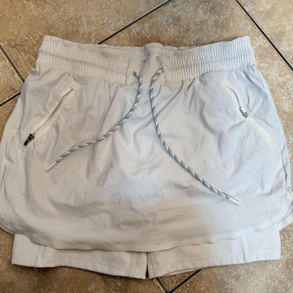 Athleta White Active Skort with Drawcord & Zip Pockets